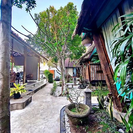 サヌール Panda Lumbung Bed & Breakfast エクステリア 写真