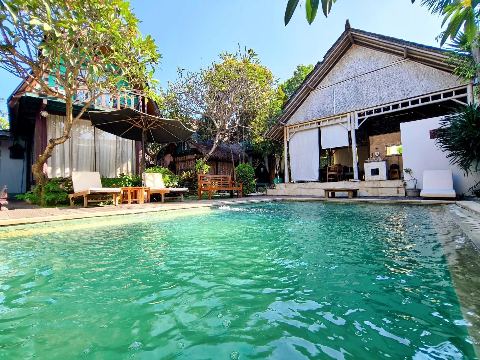 サヌール Panda Lumbung Bed & Breakfast エクステリア 写真