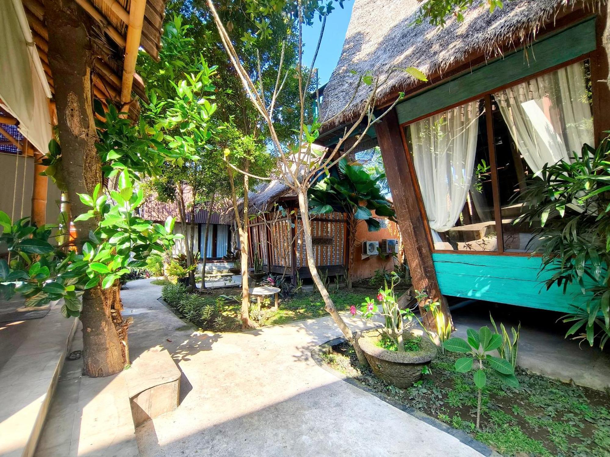 サヌール Panda Lumbung Bed & Breakfast エクステリア 写真
