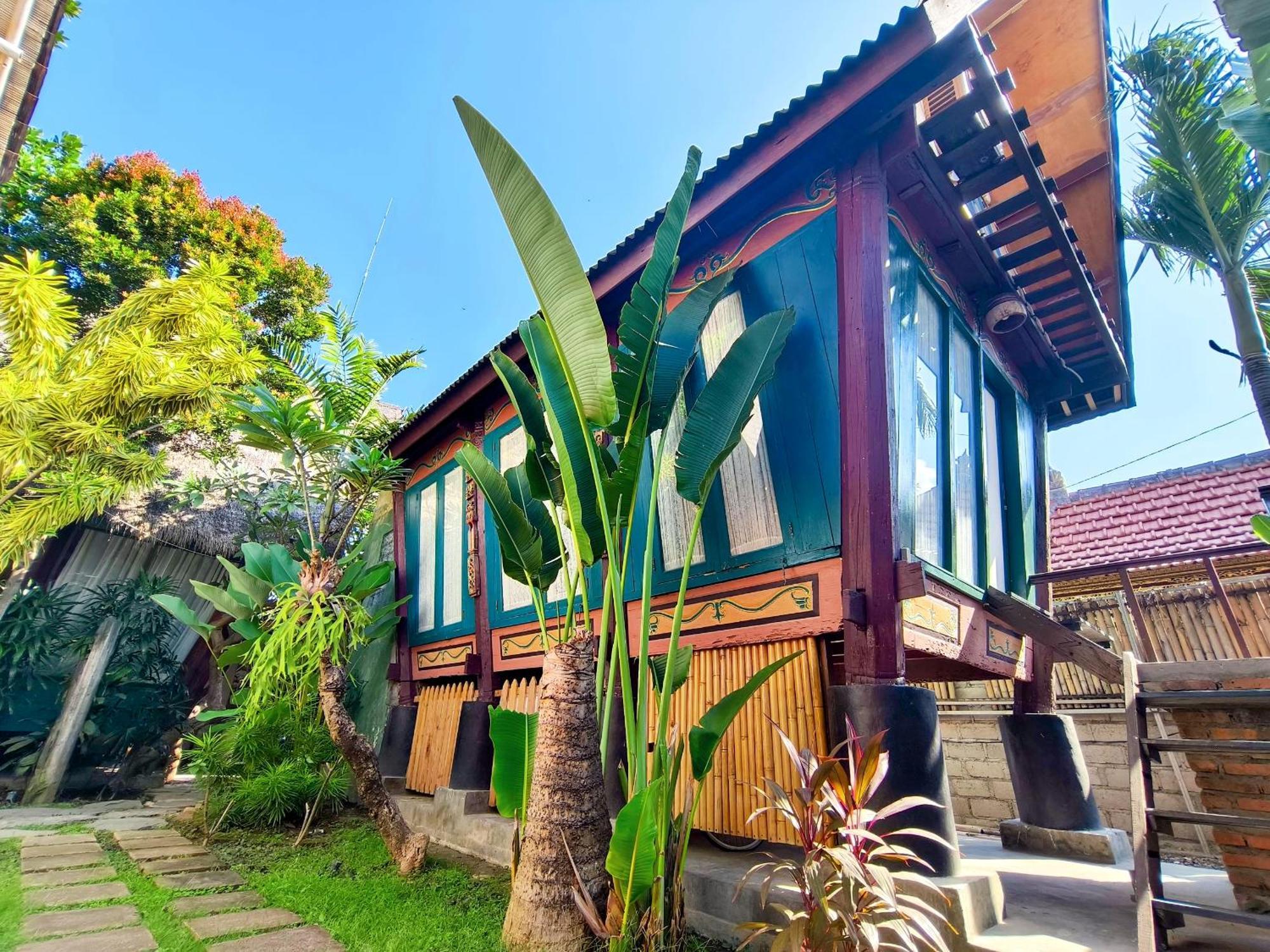 サヌール Panda Lumbung Bed & Breakfast エクステリア 写真