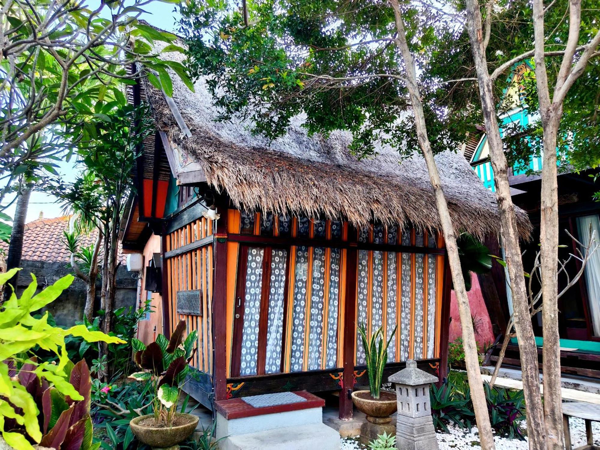 サヌール Panda Lumbung Bed & Breakfast エクステリア 写真