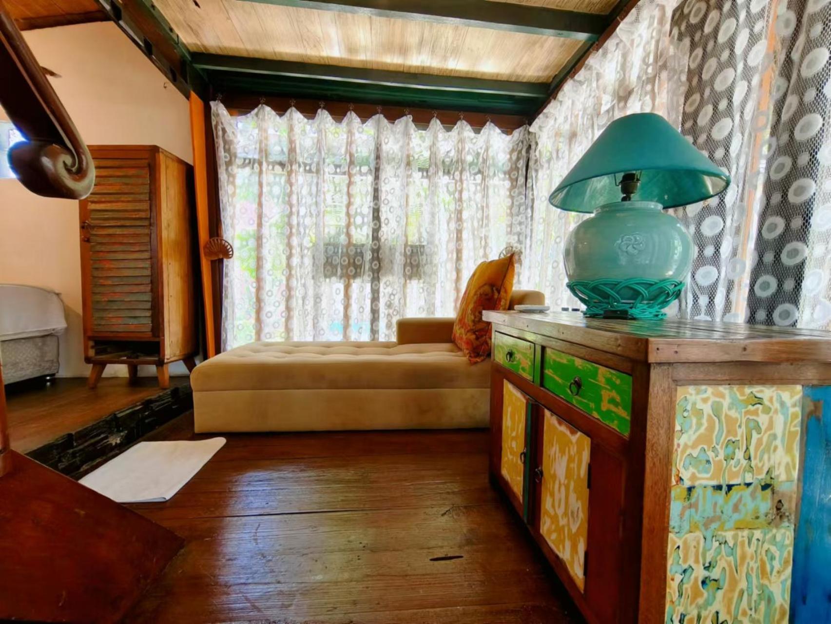 サヌール Panda Lumbung Bed & Breakfast エクステリア 写真